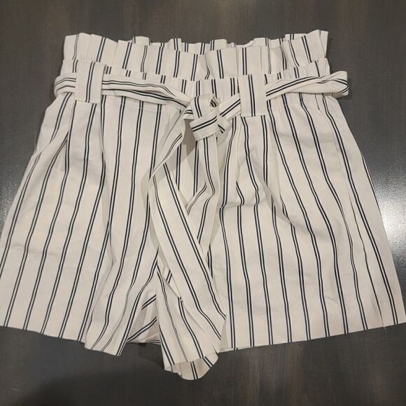 Zara TRF Pleated Belted High Waist Paper Bag Shorts White Striped Size XS New - Picture 10 of 12